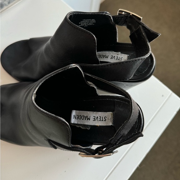 Steve Madden Black Leather Open Toed Heels - Picture 4 of 5